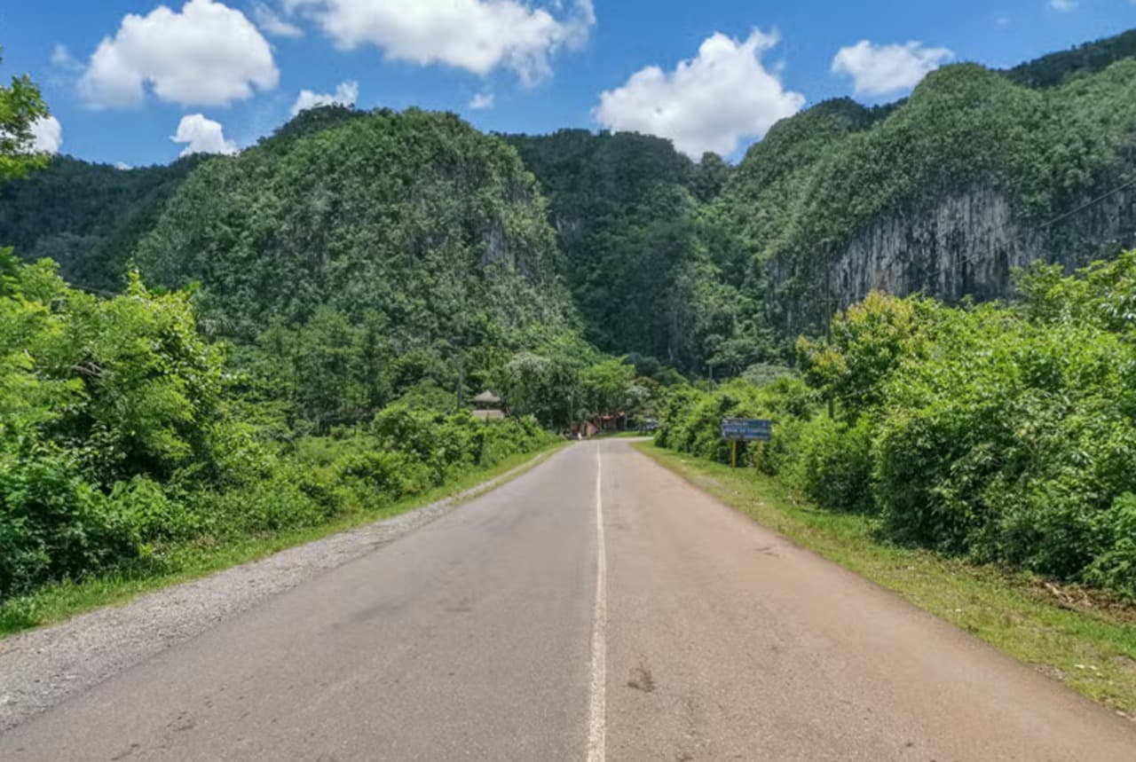 Viñales Scooter Tour + El Fortín Ziplining