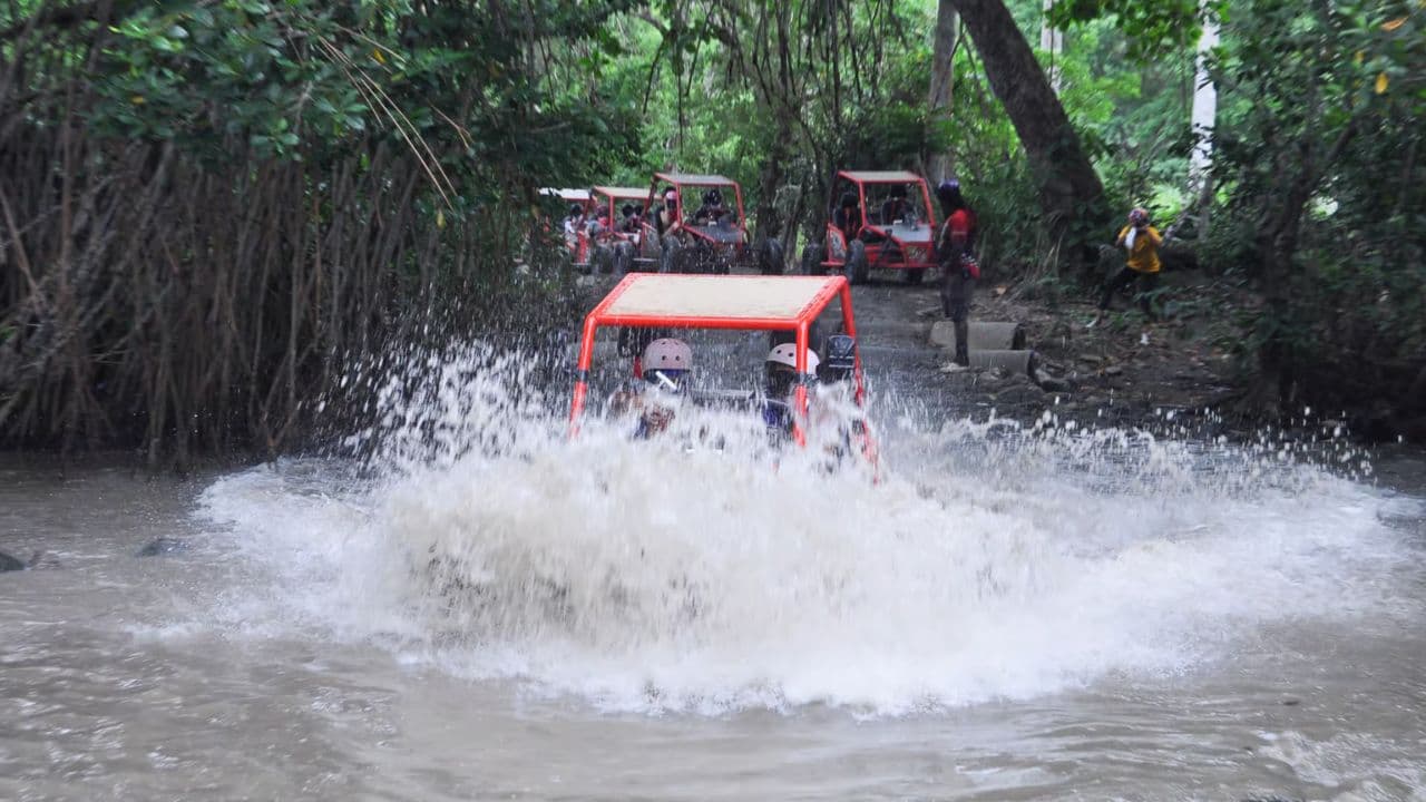 Puerto Plata: Buggy, Zip Line, Şelaleler ve Öğle Yemeği Kombinasyonu - Photo 3 (Gallery view)