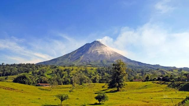 ARENAL VOLCANO BALDI HOT SPRINGS & LA FORTUNA WATERFALL