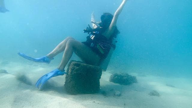 San Juan: Beginner Scuba Diving Tour with Turtles and Videos
