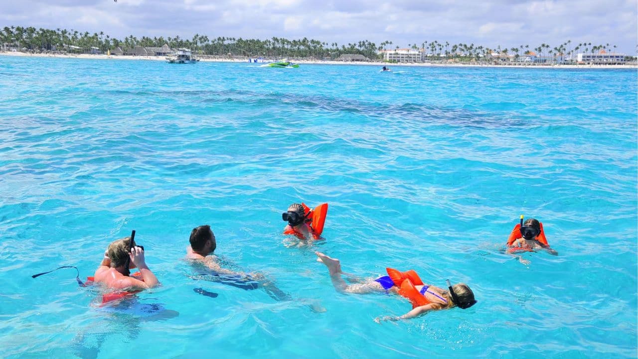 Punta Cana: Catamaran Tour with Open Bar and Reef Snorkeling - Photo 4 (Gallery view)