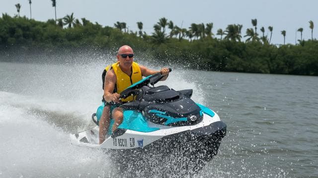 Catano: 1-Hour Jet Ski Rental for Drivers 21+ - Photo 2 (Gallery view)
