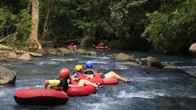 Tubing Rio Celeste: Adventure and Nature
