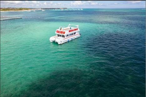 Punta Cana: Catalina Island Cruise with Lunch and Open Bar