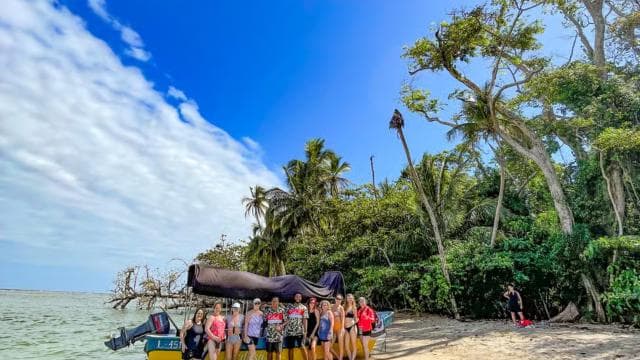 CAHUITA: NATIONAL PARK SNORKELING AND HIKING *CERTIFIED LOCAL TOUR GUIDE*.