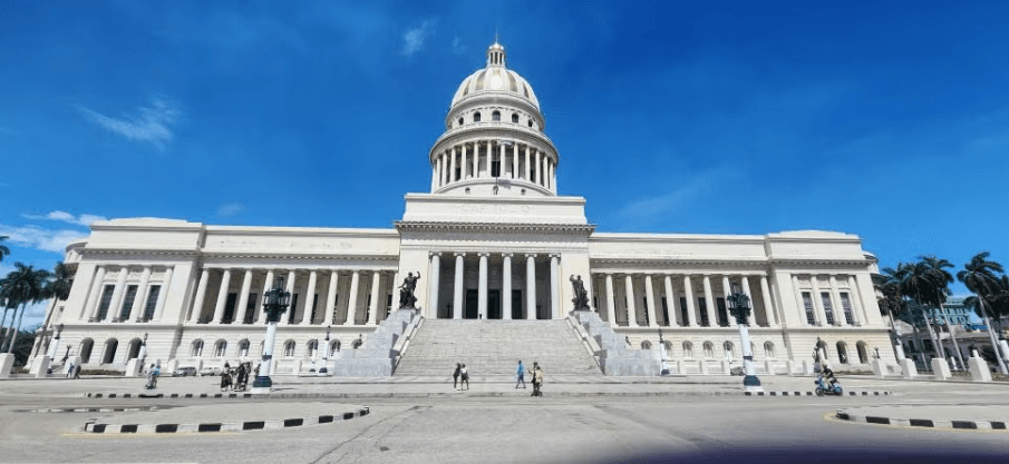 Free Tour of Colonial Havana