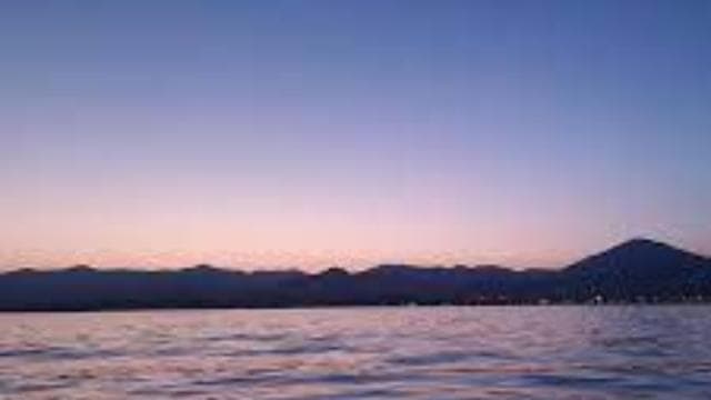 Sip & Sail: Sunset Cruise with Drinks and Appetizers
