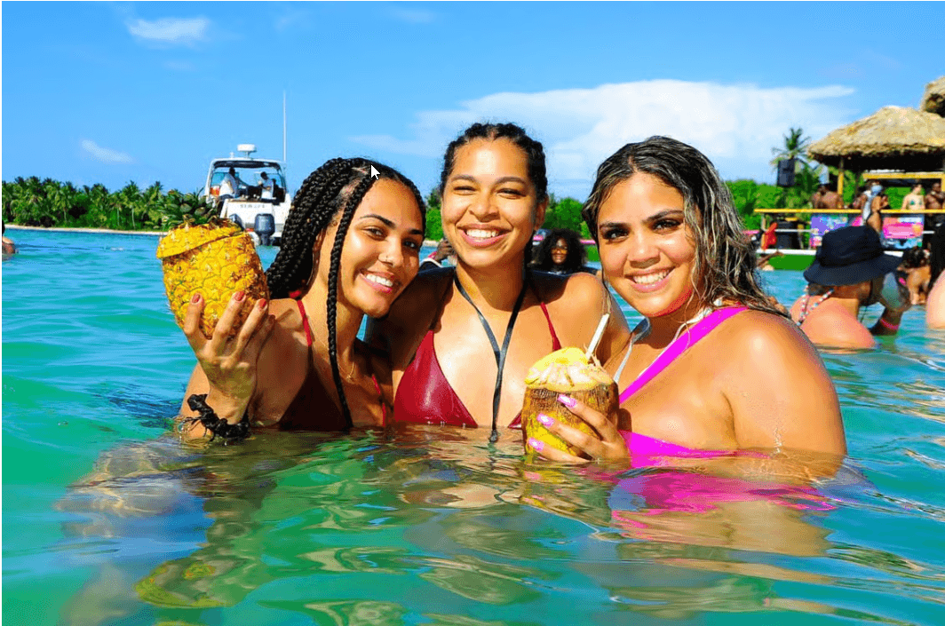 Punta Cana: Party Boat with Snorkeling, Open Bar And Hip Hop - Photo 3 (Gallery view)