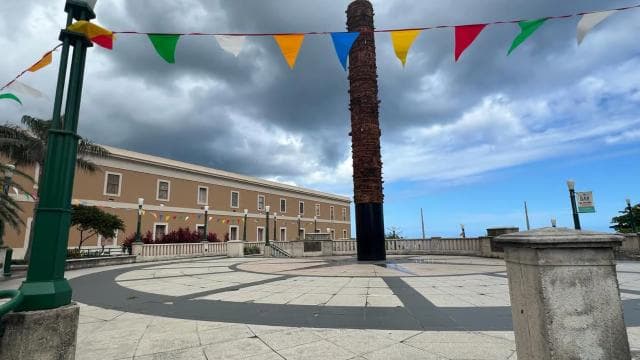 Old San Juan: Walking Tour with Shopping and Transportation