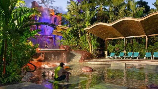ARENAL VOLCANO BALDI HOT SPRINGS & LA FORTUNA WATERFALL