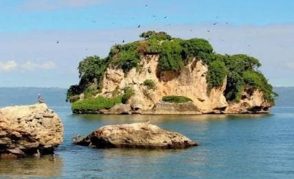 Private: Samaná Bay, El Limón, & Cayo Levantado Tour
