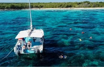From Punta Cana: Catalina Snorkeling & Altos de Chavon Tour
