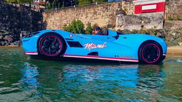San Juan: WATER JET CAR- Blue McLaren Experience