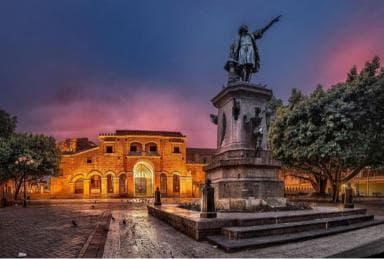 Colonial Zone: Historical Tour with a visit to the Columbus Lighthouse and Tres Ojos Park