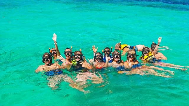 Fiesta en catamarán en Punta Cana: snorkel, barra libre y música - Photo 3 (Gallery view)