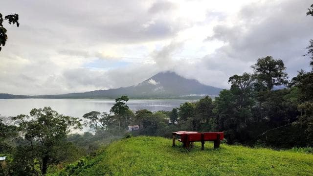 La Fortuna: Kayaking in Arenal Lake - Unique Volcano View