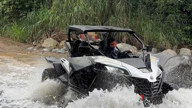 Uvita: Nauyaca Waterfalls Private 4-Seater SxS Tour & Lunch