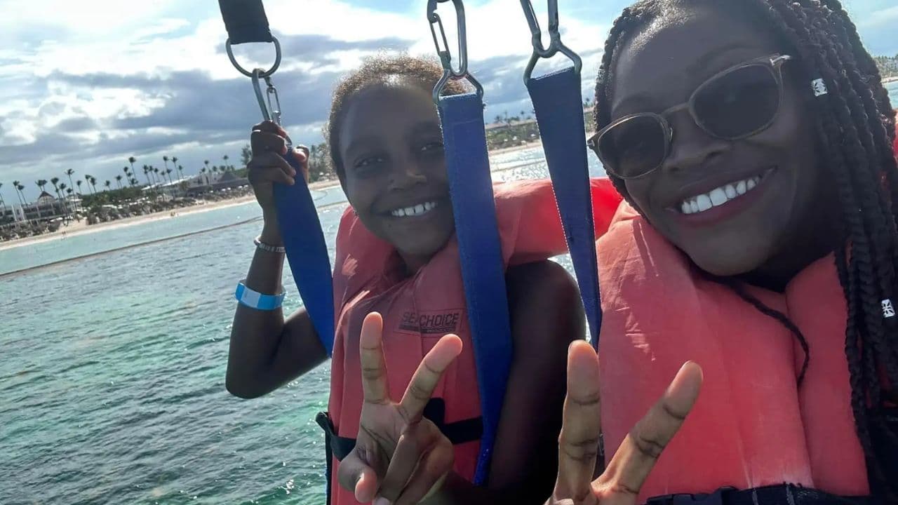 Punta Cana: 3-Hour Parasailing Tour