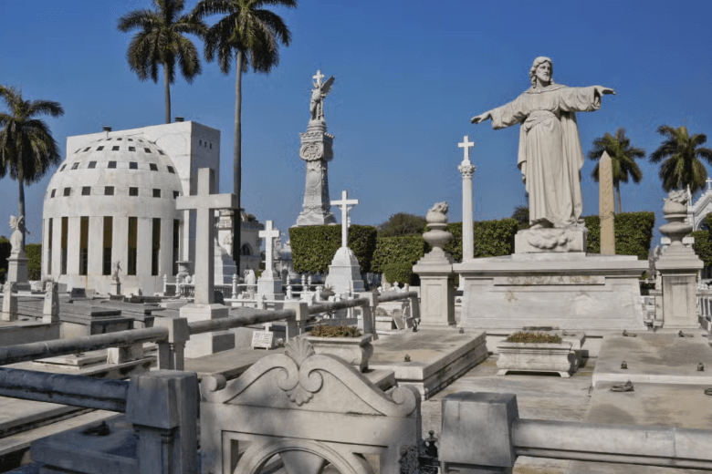 Havana Colón Cemetery Free Tour