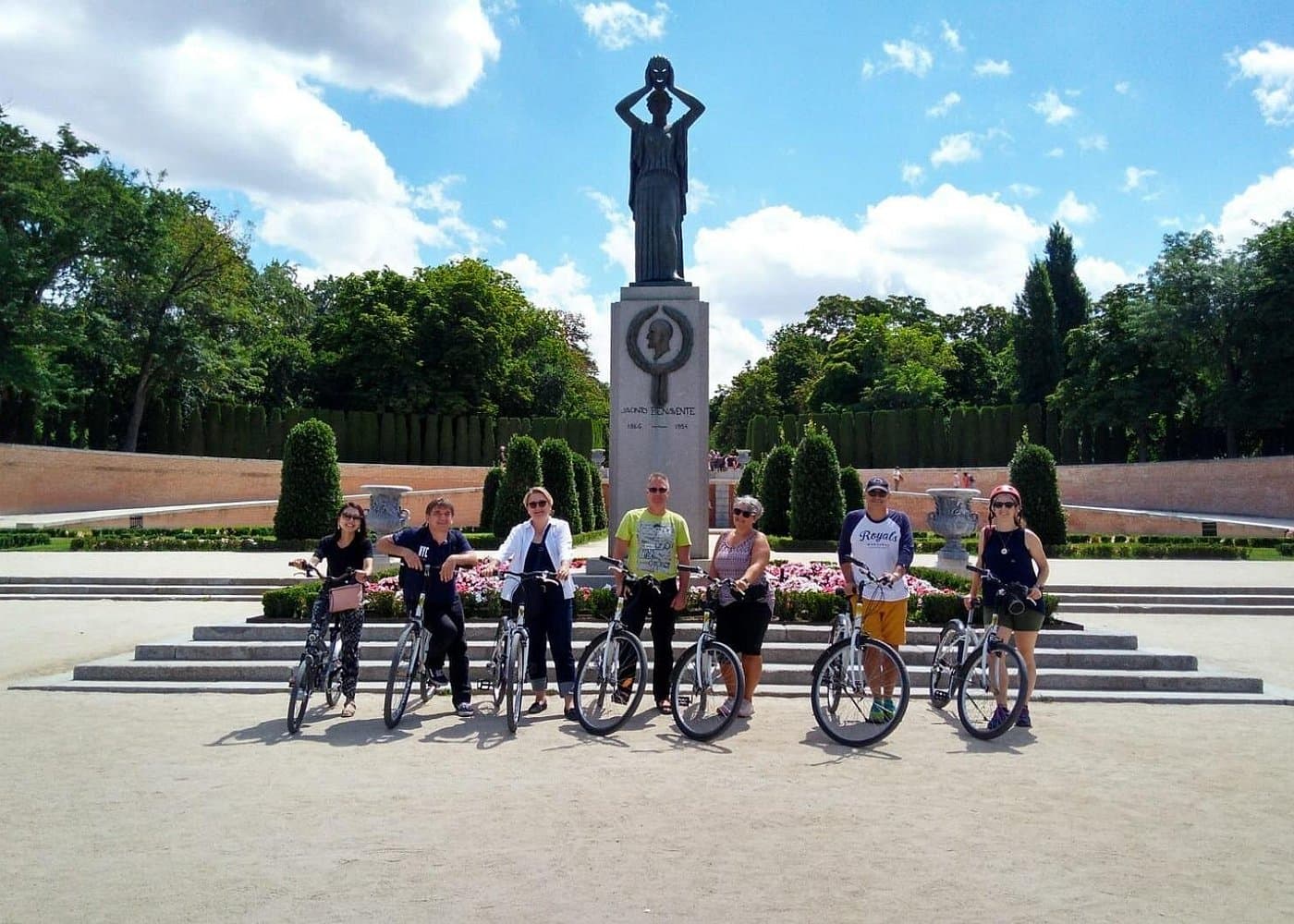 Madrid Retiro Park and Literary Quarter by Bike - Photo 2 (Gallery view)