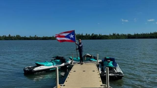Cataño Bay: Jet Ski Rental with Safety Briefing