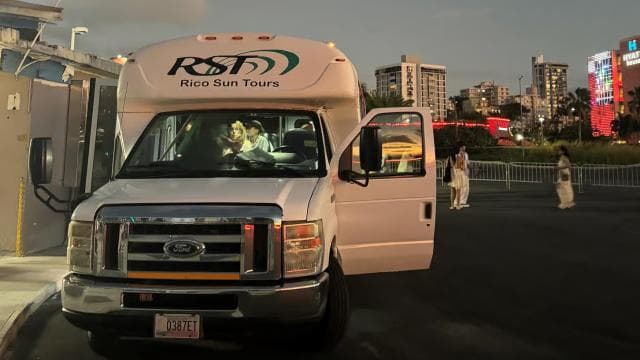 San Juan: Old San Juan Sunset Cruise with Drinks & Transfer