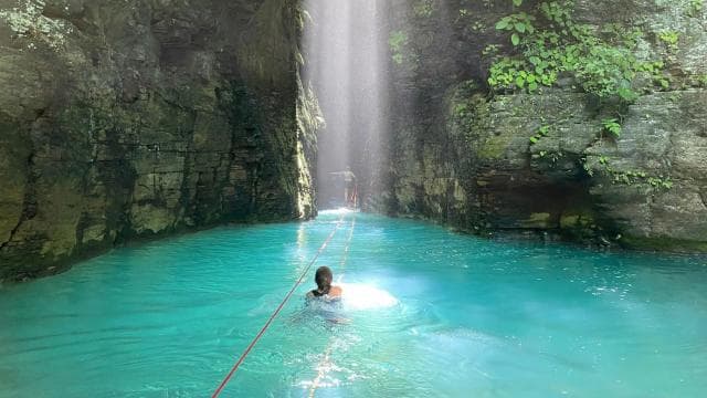 Liberia: La Leona Waterfall River Tubing