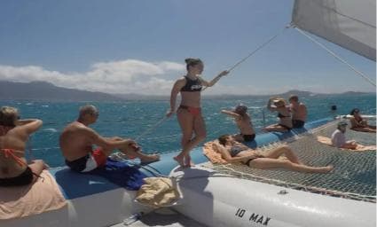 Sosúa: Catamaran Cruise with Snorkeling and Lunch