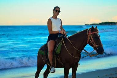 Punta Cana: Horseback Riding Tour with Sunset at Macao Beach