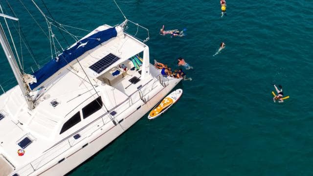 Guanacaste: Catamaran Sunset Sail Cruise & Snorkeling