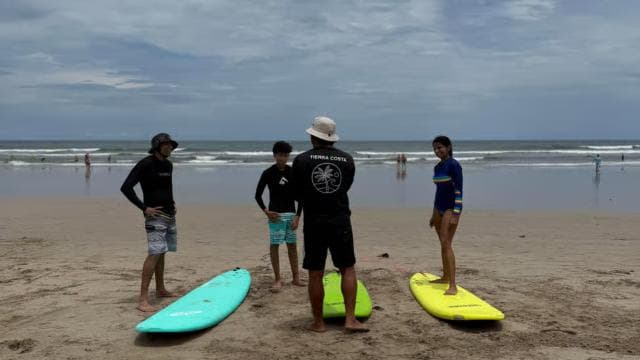 Nosara: Playa Guiones Surf Lesson with Local Instructor