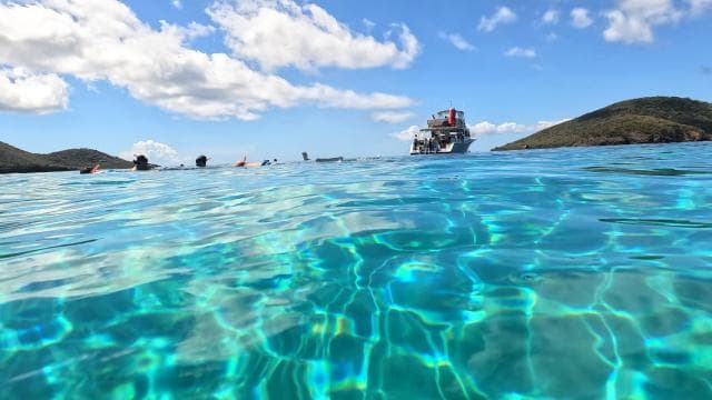Fajardo: Culebra Boat Trip with Snorkeling, Lunch and Drinks