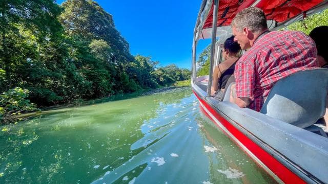 Tortuguero boat tour, Maratopia tropical garden & beach, incl. fruit