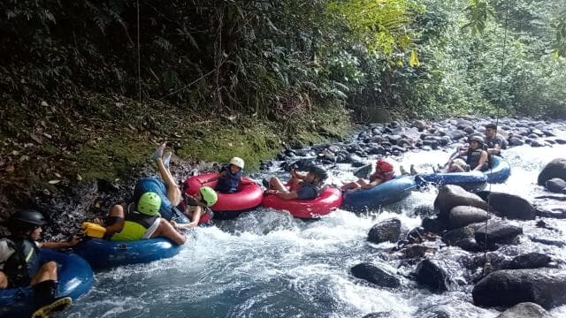 Tubing Safari Rio Celeste