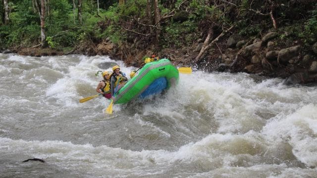 La Fortuna: Canyoning and River Rafting Tour with Lunch