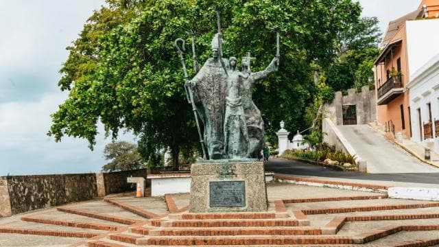 San Juan: Old Town Walking Tour and El Morro Fort Entry
