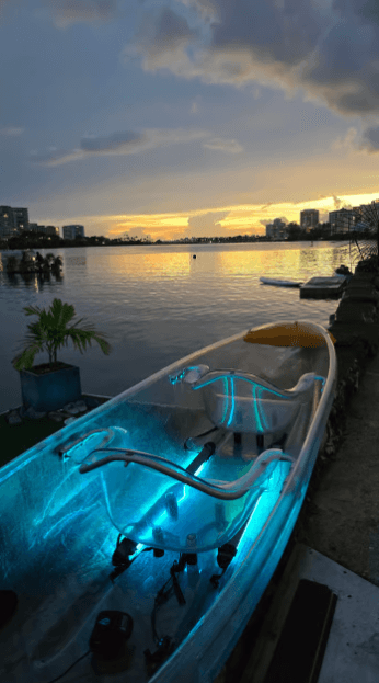 San Juan: Clear Kayak Guided Experience with LED Lights - Photo 3 (Gallery view)