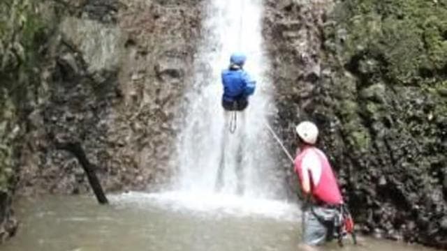 La Fortuna: Canyoning and Waterfall Rappelling Experience - Photo 4 (Gallery view)