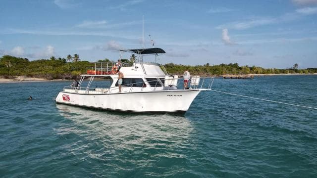 Fajardo: Snorkeling Boat Tour with Snacks and Drinks