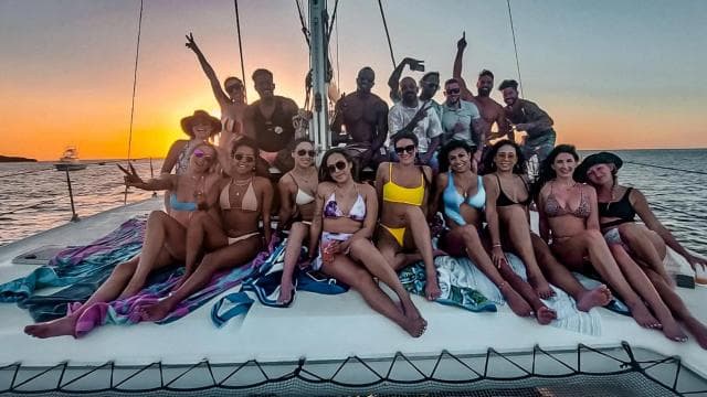 Tamarindo: Private Sailing Catamaran Tour and Snorkeling