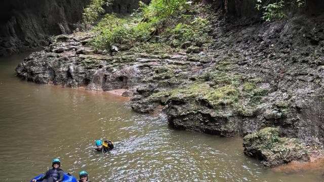 Puerto Rico: Tanama River Tubing & Cave Adventure in Arecibo