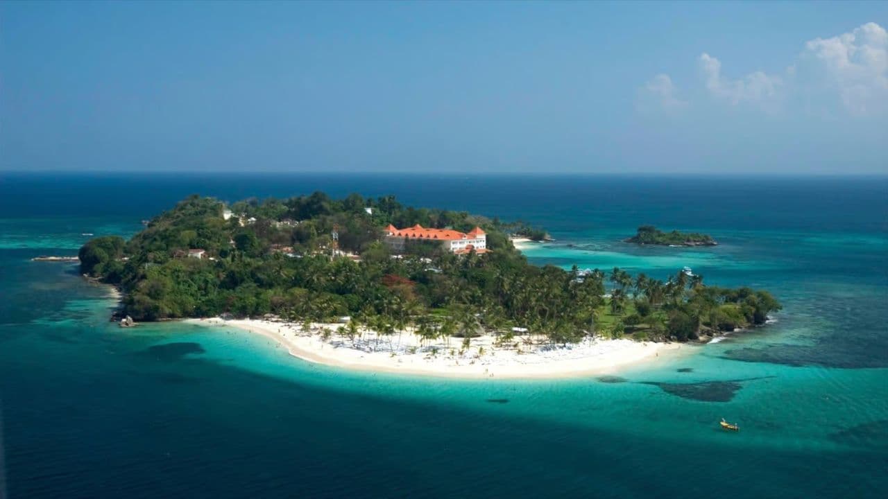Haitises + Cayo Levantado ( Bacardi Island )