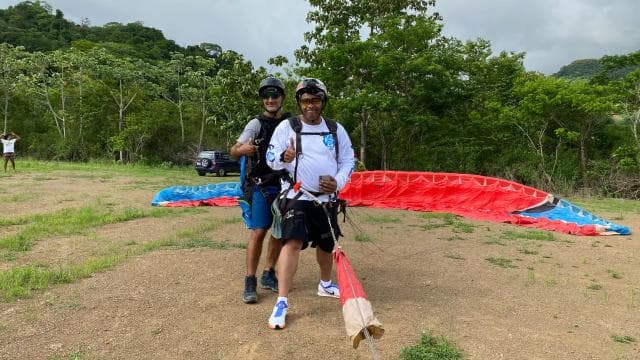 900 ft flight facing the Pacific Ocean & Tropical forests