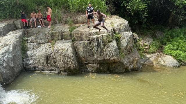 From San Juan: Pinones Bar Hopping Food Tour & Caguas River