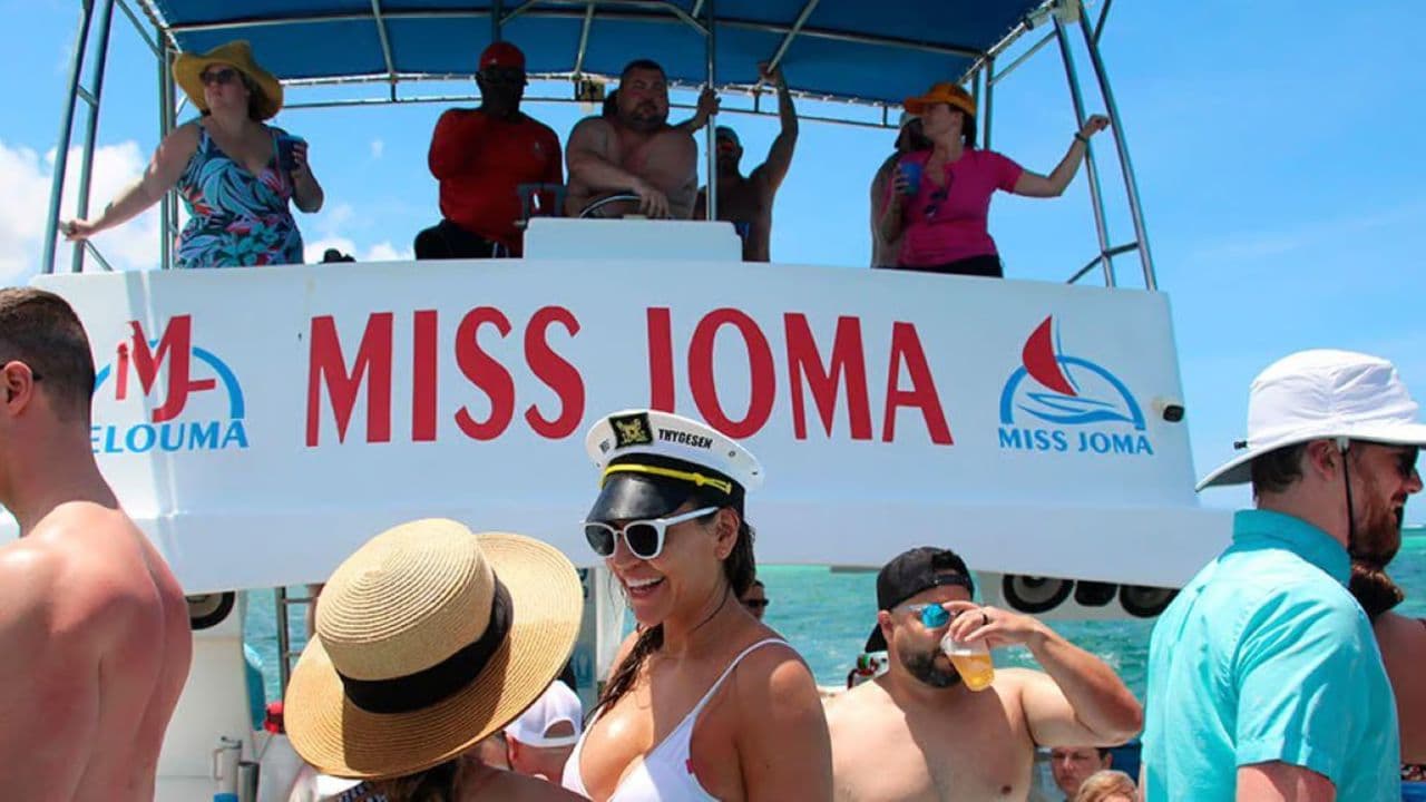 Punta Cana: Jelouma Party Boat with Round-Trip Transfers2