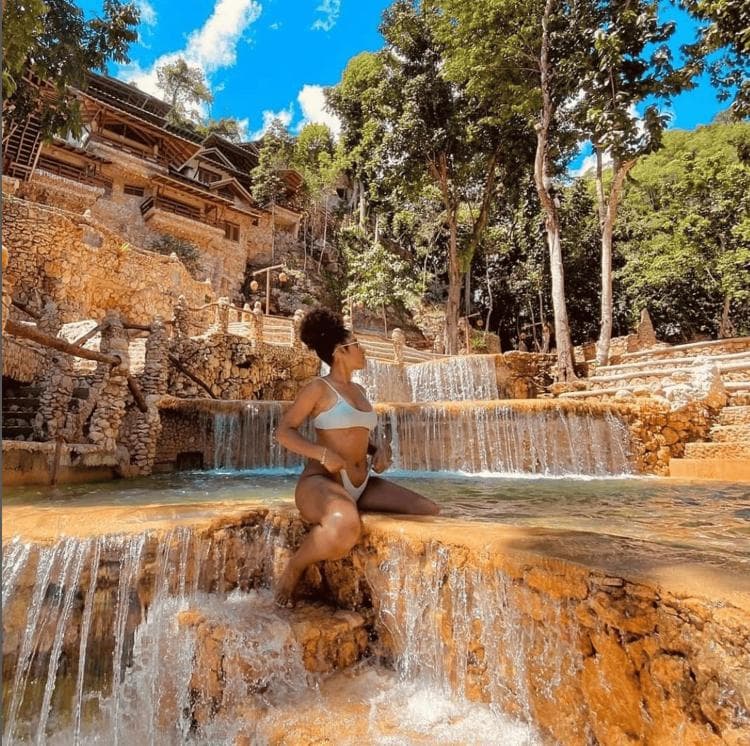 Santo Domingo: Hike and kayaks los Haitises  plus Cano hondo pools 