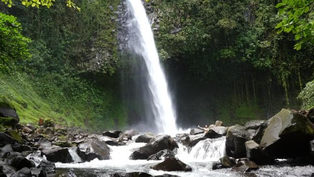 La Fortuna Waterfall Admission Ticket