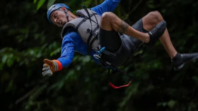 La Fortuna: Waterfall Rappelling and River Fun with Lunch
