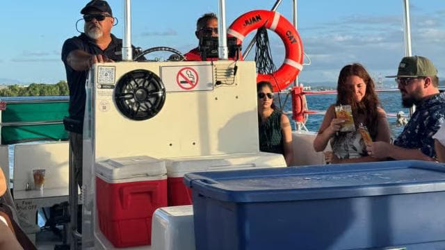 San Juan: Old San Juan Sunset Cruise with Drinks & Transfer