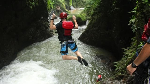 Vulcanul Arenal: sărituri în cascadă și canyoning extrem - Photo 3 (Gallery view)